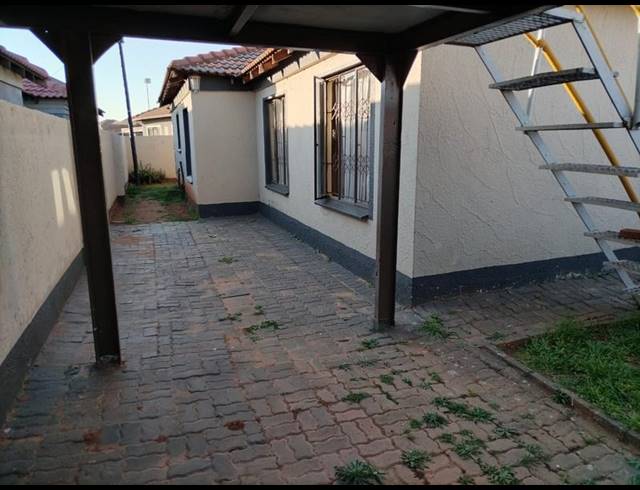 4 BEDROOM HOUSE FOR SALE IN DAWN PARK